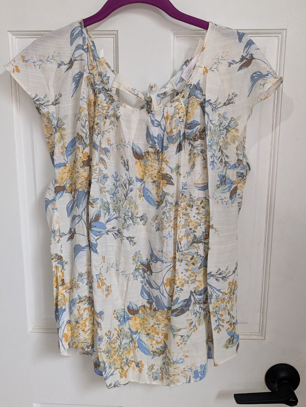 LC Lauren Conrad Cream Floral Cap-Sleeve Top with Blue & Yellow -Large
